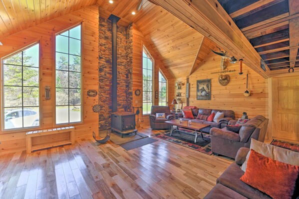 TV, fireplace, books, stereo