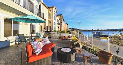 Picturesque Waterfront Modern Lake House