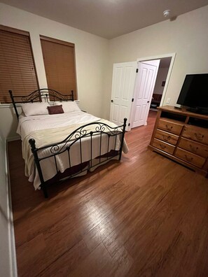 2 bedrooms, free WiFi, bed sheets, wheelchair access - Mountain getaway on Granby Ranch! nearby hiking, skiing, endless scenic views! (Granby)