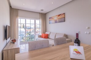 TV - #013 Oliveira by Home Holidays (Albufeira)