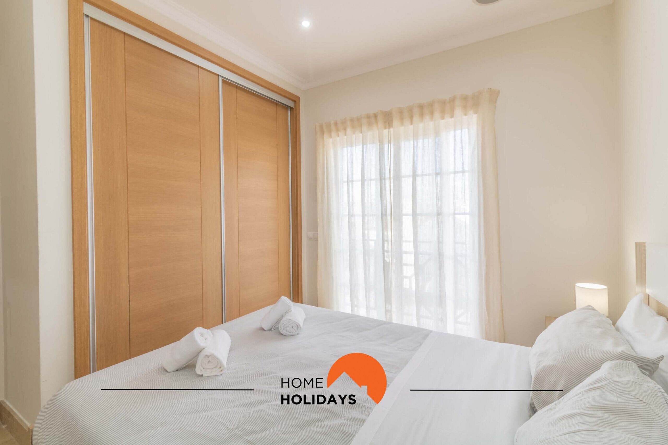 2 室のベッドルーム、アイロン / アイロン台、WiFi (無料)、ベッドシーツ