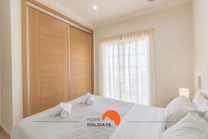 2 slaapkamers, een strijkplank/strijkijzer, gratis wifi