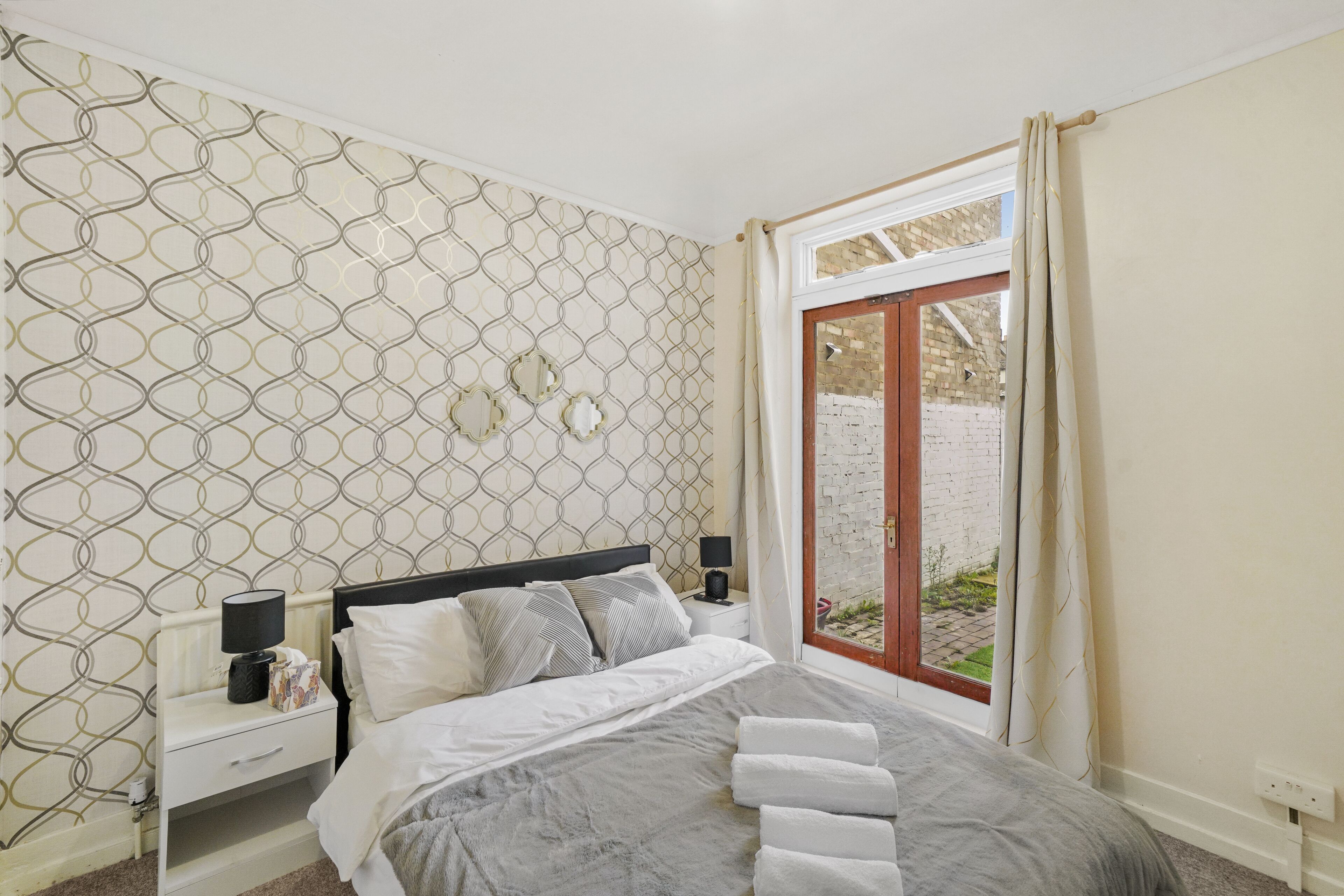 House, Multiple Beds | 5 bedrooms, iron/ironing board, free WiFi, bed sheets