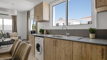 Biệt thự, 3 phòng ngủ, hồ bơi riêng, quang cảnh hồ bơi | Khu ăn uống