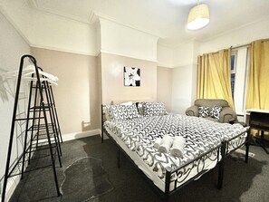 4 bedrooms - Places to Stay in Newcastle Upon Tyne (Newcastle-upon-Tyne)