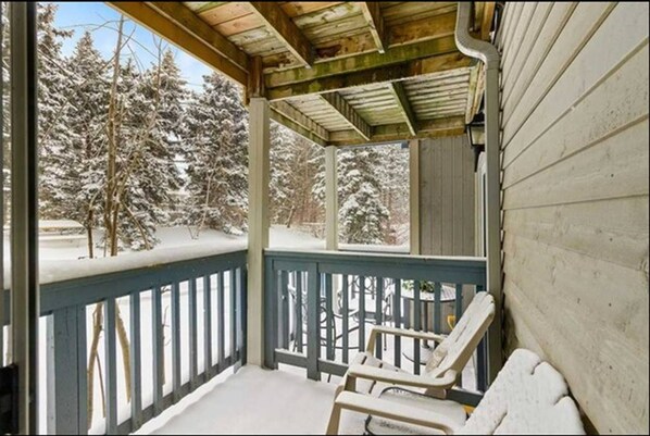 Apartment, 1 Bedroom, Patio, Garden View | Balcony