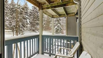 Apartment, 1 Bedroom, Patio, Garden View | Balcony