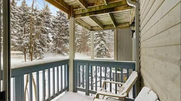 Apartment, 1 Bedroom, Patio, Garden View | Balcony