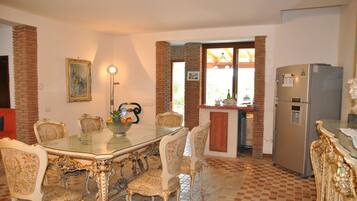 Villa, 4 Bedrooms, Smoking, Patio | Dining room