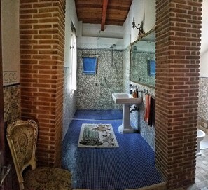 Bathroom - Meridiana Holiday House With Shared Swimming Pool (Itri)