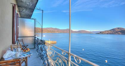 Lago Magico Pied Dans L' Eau