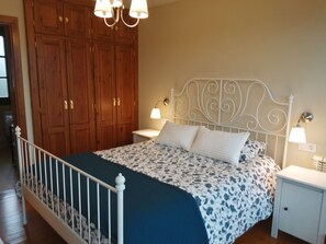 3 chambres, fer et planche Ă repasser, Wi-Fi gratuit, draps fournis