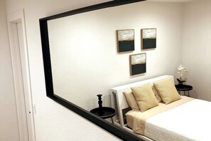 4 Schlafzimmer, Schreibtisch, Bügeleisen/Bügelbrett, WLAN