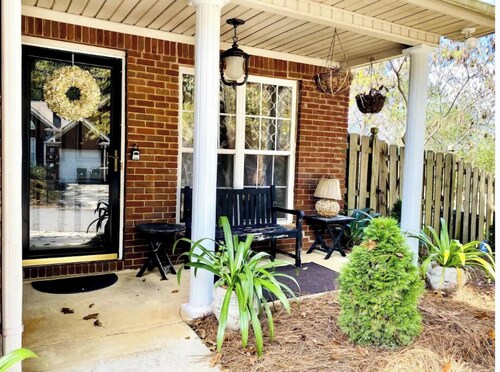 Near Oak Mtn Garden Home