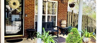 Near Oak Mtn Garden Home