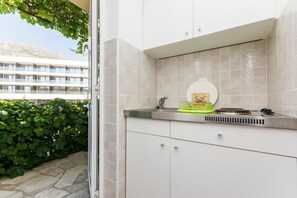 Studio (Standard Studio Apartment with Terrac) | Private kitchenette | Fridge - Apartments & Rooms Jokovic (Zupa dubrovacka)