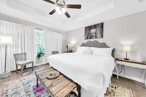 3 makuuhuonetta, työpöytä, silitysrauta/-lauta, ilmainen Wi-Fi