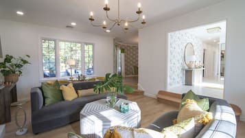 Smart-tv och eldstad