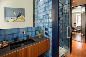 Apartment | Bathroom