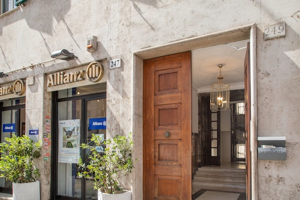 Welcome to Alliance, where a classic entrance sets the tone for a memorable stay.