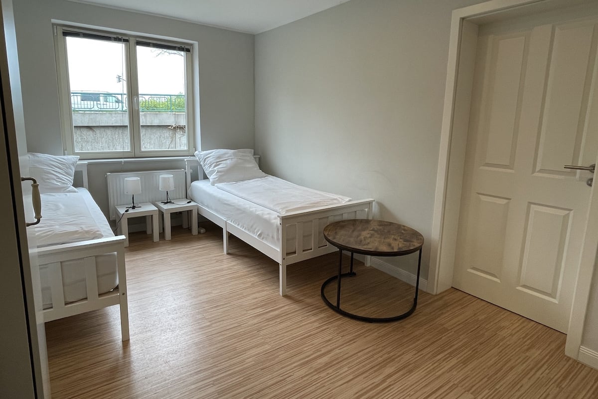 Chambre Familiale, 2 chambres | Fer et planche à repasser, Wi-Fi gratuit, draps fournis