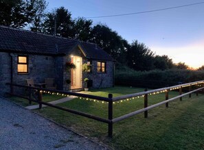 Cottage, 1 Queen Bed | Property grounds