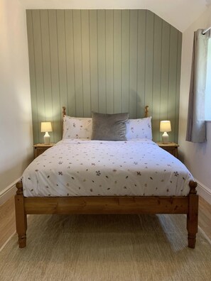 Cottage, 1 Queen Bed | 1 bedroom, free WiFi, bed sheets