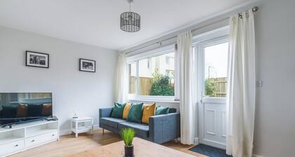 Charming 3-bed House in Newcastle Upon Tyne