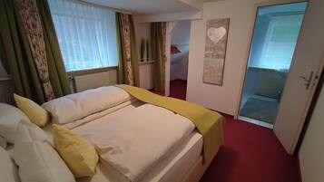 Room, 1 Bedroom, Smoking, Patio | 1 bedroom