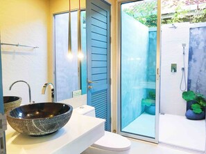 House, 3 Bedrooms, Private Pool, Garden View | Bathroom