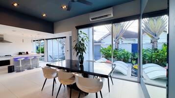 House, 3 Bedrooms, Private Pool, Garden View | Dining room