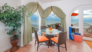 Dining - Captivating 6-bed House in Dana Point (Dana Point)