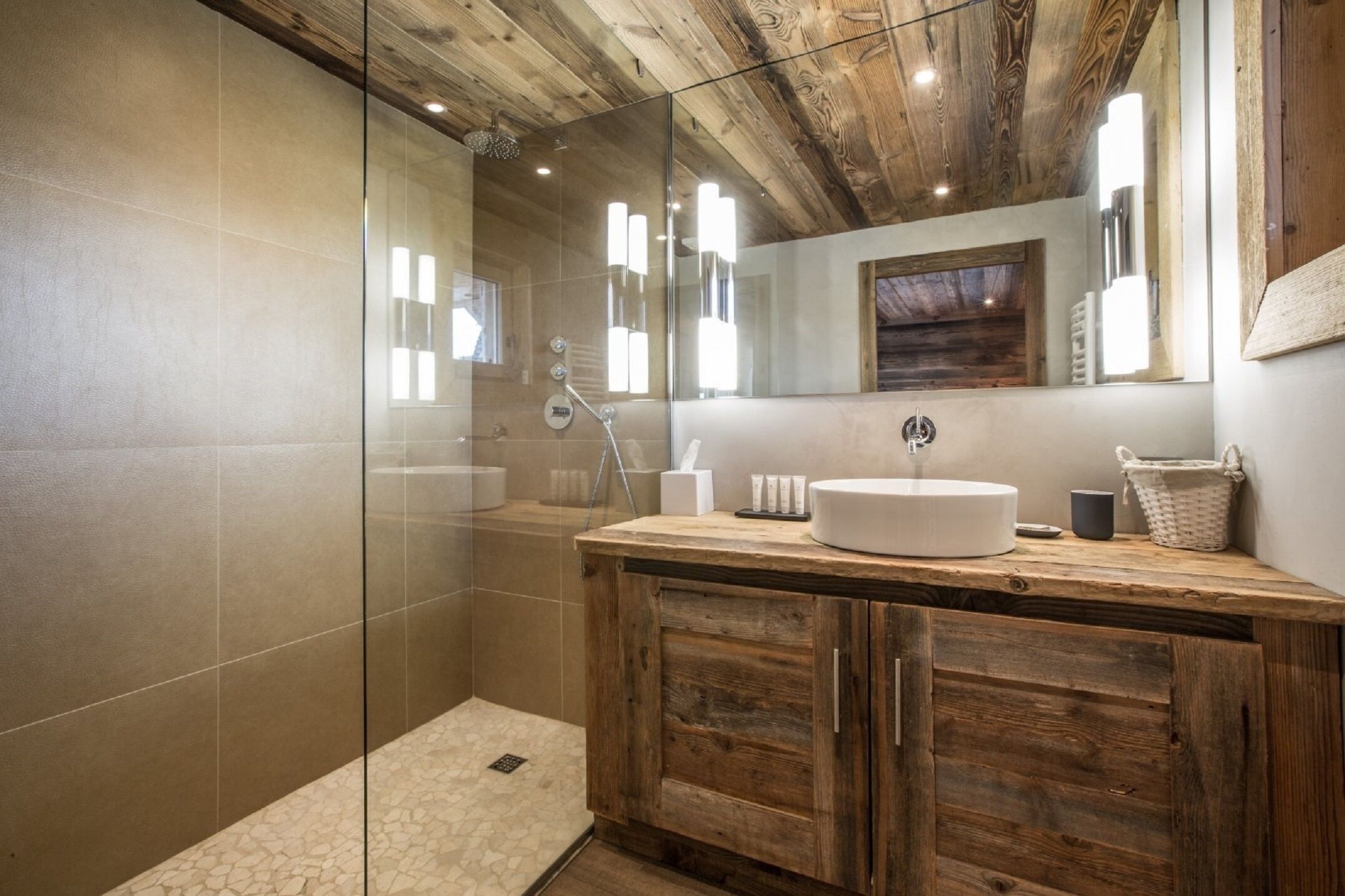Shower, towels