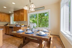 Dining - Impeccable 6-bed House in Salt Lake City (Salt Lake City)