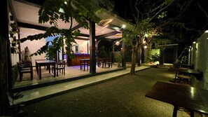 Apartment, 2 Bedrooms, Accessible, Smoking | Dining