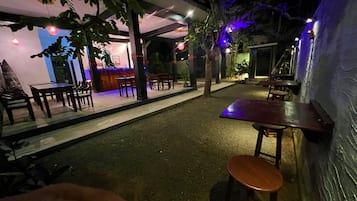 Apartment, 2 Bedrooms, Accessible, Smoking | Exterior