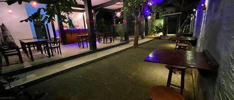 Apartment, 2 Bedrooms, Accessible, Smoking | Exterior