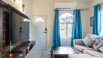 Bungalow, 2 kamar tidur, patio, pemandangan samudra | Ruang keluarga