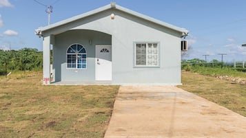 Bungalow, 2 kamar tidur, patio, pemandangan samudra | Pintu masuk properti