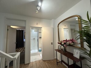 House, Multiple Beds | Interior - Gorgeous 4 Bedrooms, 5-baths House Central London (London)