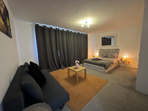 House, Multiple Beds | 4 bedrooms, free WiFi, bed sheets - Gorgeous 4 Bedrooms, 5-baths House Central London (London)