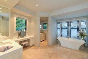 Bathroom - Impeccable 6-bed House in Key Largo (Key Largo)