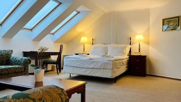 Kamar Quadruple Deluks | Minibar, meja kerja, setrika/meja setrika, dan Wi-Fi gratis