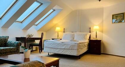 OPERA16 Guestrooms