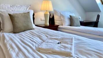 Classic Quadruple Room (No elevator) | Minibar, desk, iron/ironing board, free WiFi