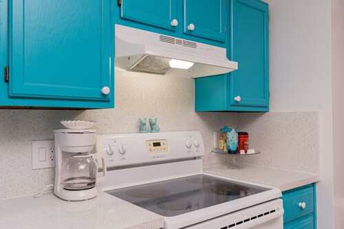 Updated modern 3bedroom 1king 2 queen 1restroom