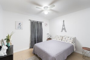 3 quartos, ferros/tábuas de passar roupa, Wi-Fi, roupa de cama