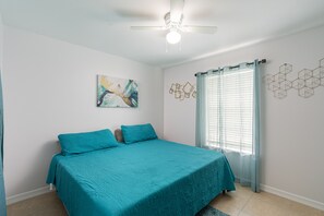 3 habitaciones, tabla de planchar con plancha, wifi y ropa de cama