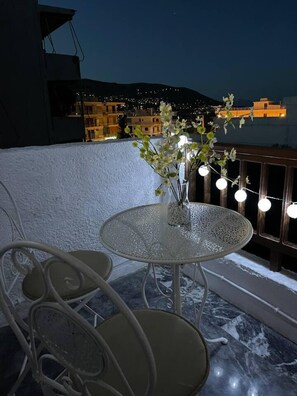 Apartment | Wohnbereich | Kamin