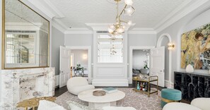 Interior - Beautiful 5-bed Apartment in Mayfair (London)